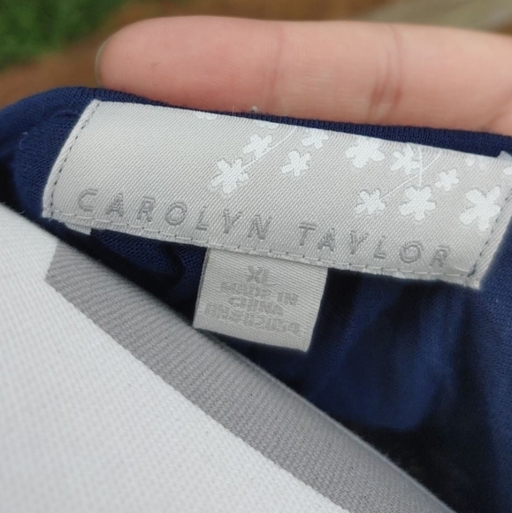 Carolyn Taylor Blue Top - Picture 4 of 5